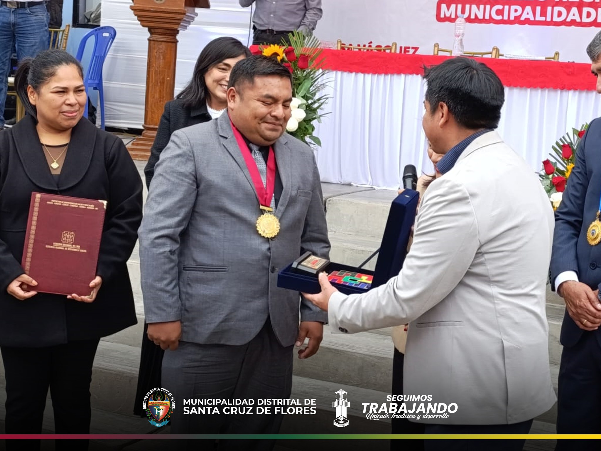 Santa Cruz de Flores recibe reconocimiento por su compromiso con la inclusión y el desarrollo social
