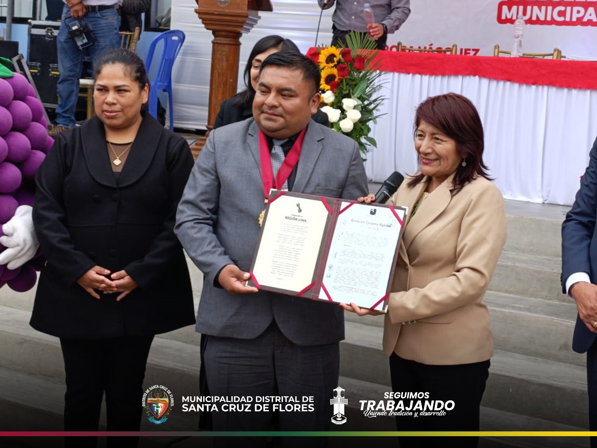 Santa Cruz de Flores recibe reconocimiento por su compromiso con la inclusión y el desarrollo social