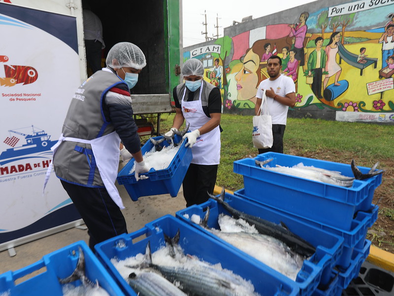 Más de 21 mil usuarios de ollas y comedores de Villa el Salvador se benefician con entrega de pescado