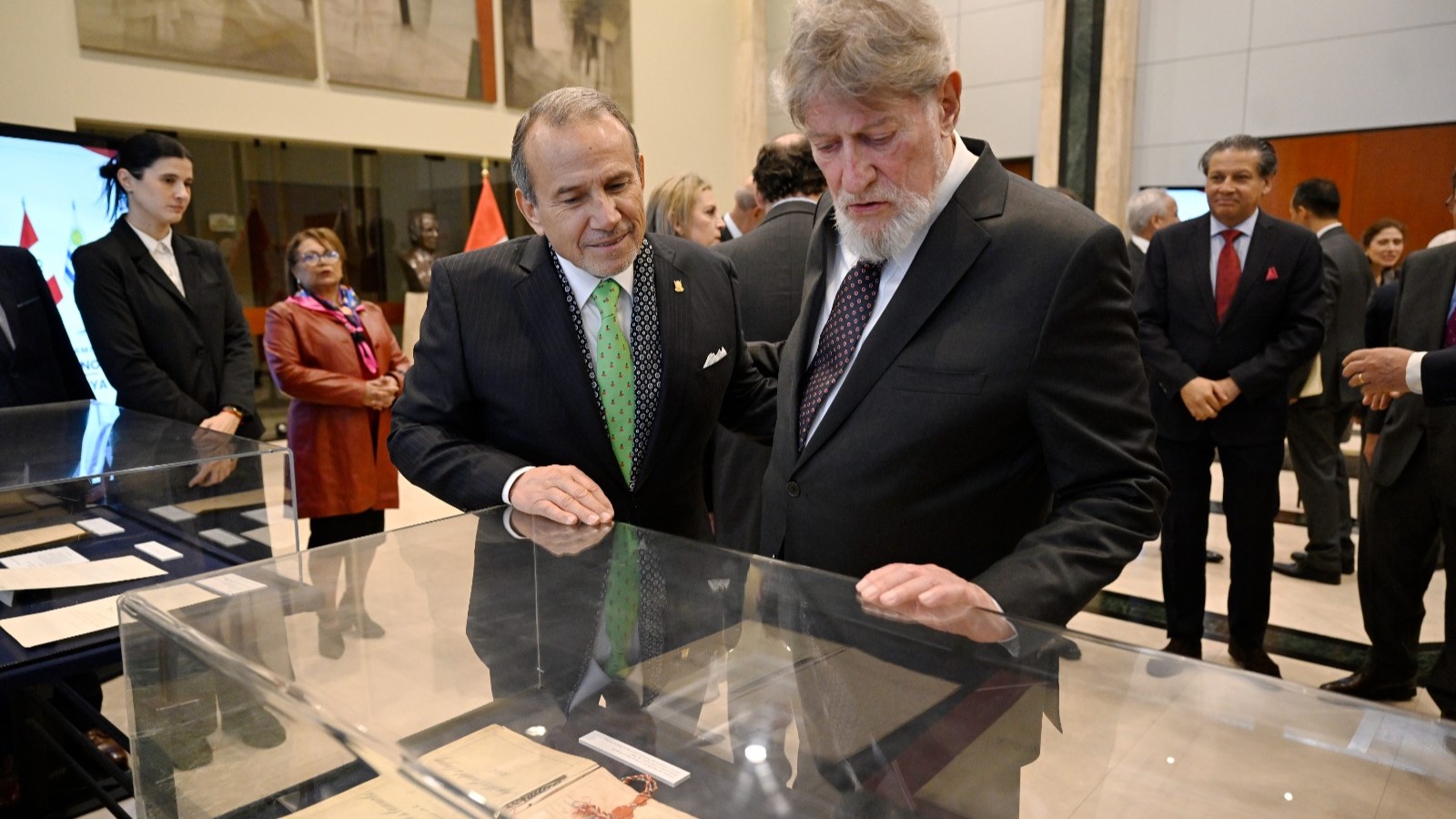 Perú y Uruguay conmemoran amistad con una muestra histórica sobre sus relaciones diplomáticas