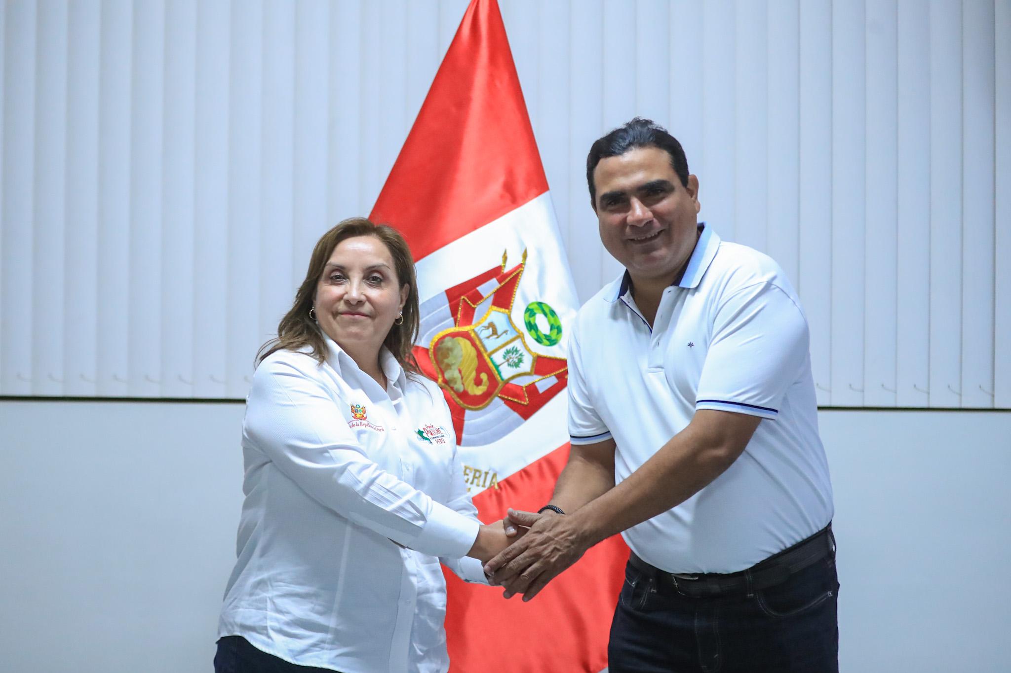 Presidenta Dina Boluarte se reunió con el gobernador regional de Piura.