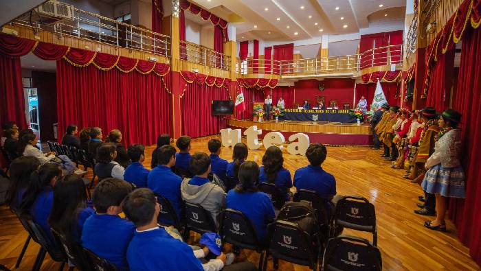 Pronabec reconoció becarios apurimeños estudiantes de la Universidad Tecnológica de los Andes