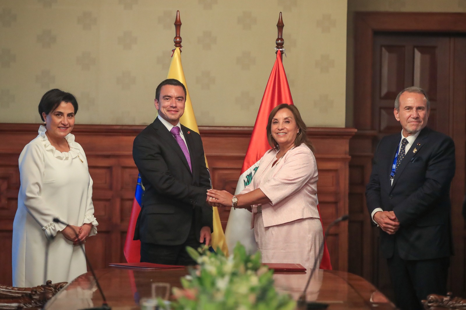 Presidenta Boluarte sostuvo reunión bilateral con mandatario de Ecuador.