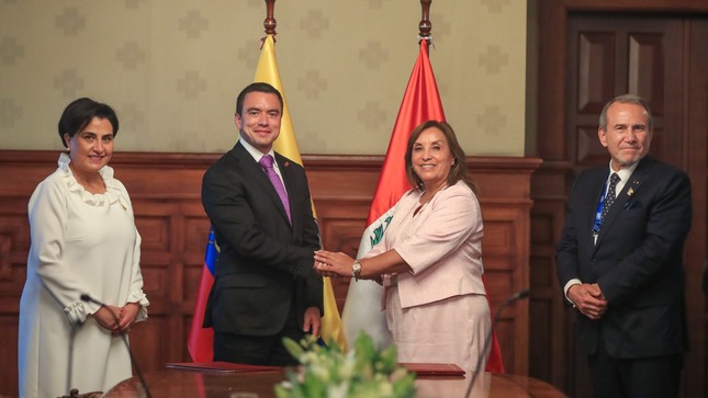 Presidenta Boluarte sostuvo reunión bilateral con mandatario de Ecuador.