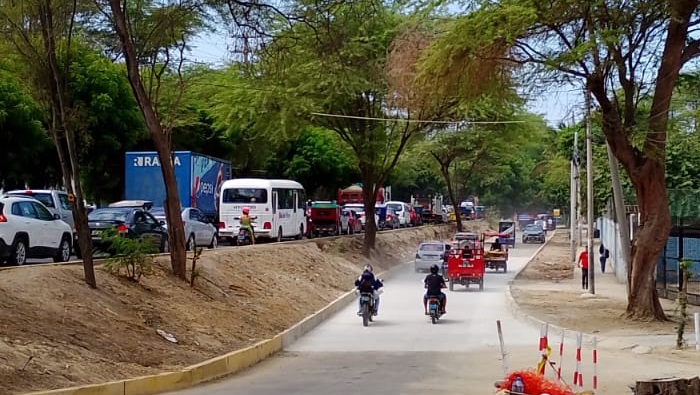 Avenida Cáceres vía auxiliar