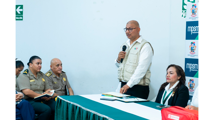 Alcaldesa participa en reunión con subprefectos.