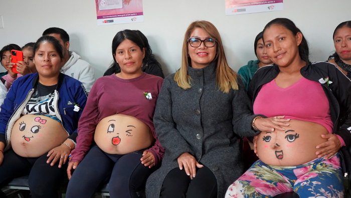 ¡Reinas de la salud! Futuras mamitas desfilaron durante la Semana de la Maternidad Saludable 2025