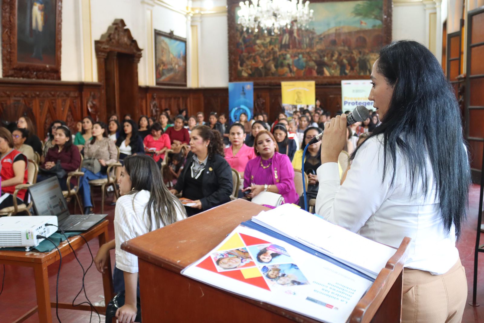Gobierno reafirma compromiso en la lucha contra la violencia hacia las mujeres desde el V Foro Público Nacional de Mujeres en Ica