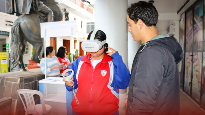  𝗖𝗮𝗷𝗮𝗯𝗮𝗺𝗯𝗮 𝗱𝗶𝘀𝗳𝗿𝘂𝘁𝗮 𝗱𝗲 𝗹𝗮 𝗥𝗲𝗮𝗹𝗶𝗱𝗮𝗱 𝗩𝗶𝗿𝘁𝘂𝗮𝗹 𝗲𝗻 𝟯𝟲𝟬°