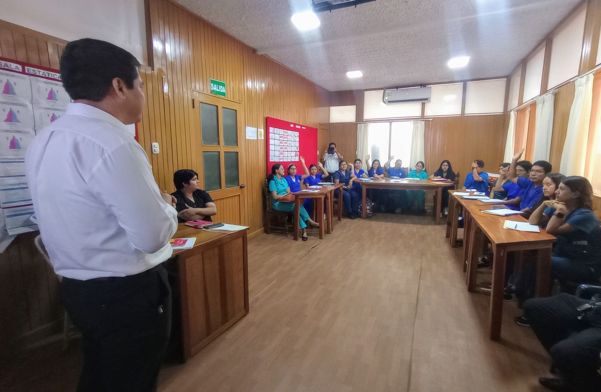 El Director de la OGESS-BM, se mostró emocionado y con mucho agrado al dar la bienvenida a los 17 profesionales de la salud,