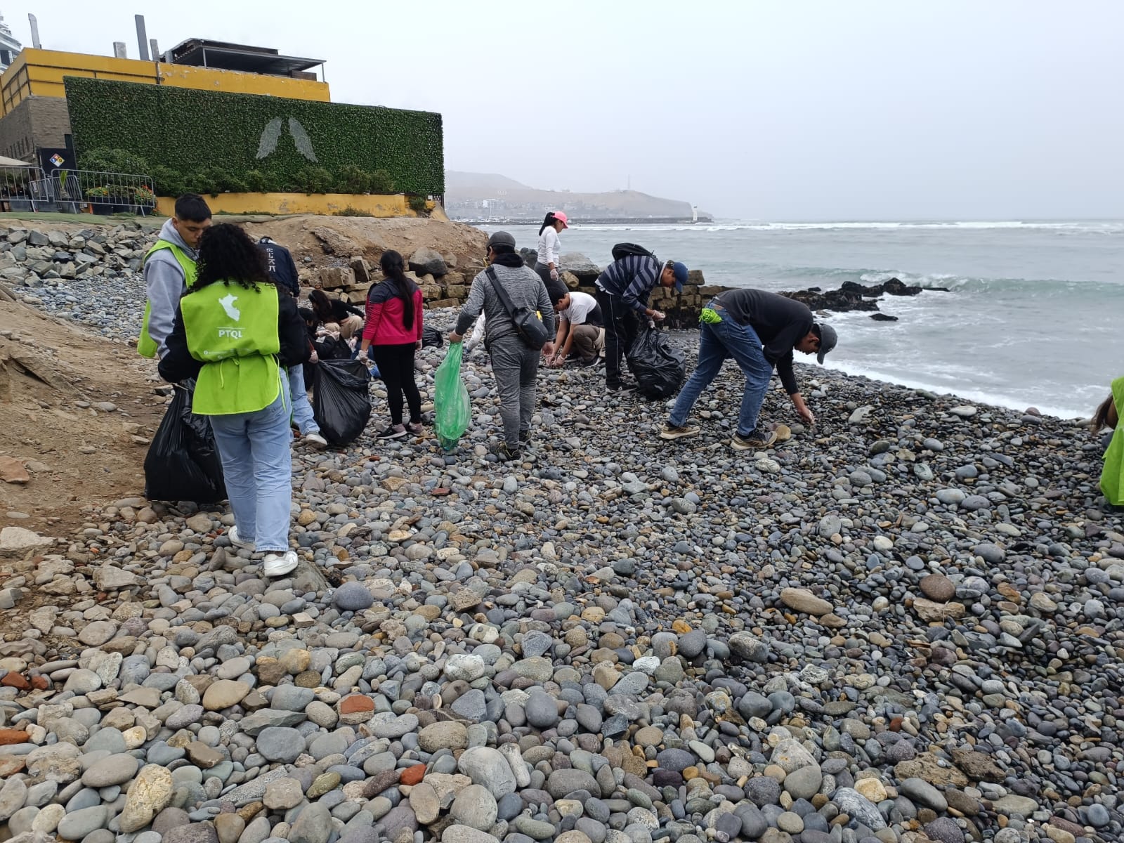 Limpieza de Playas en Barranco