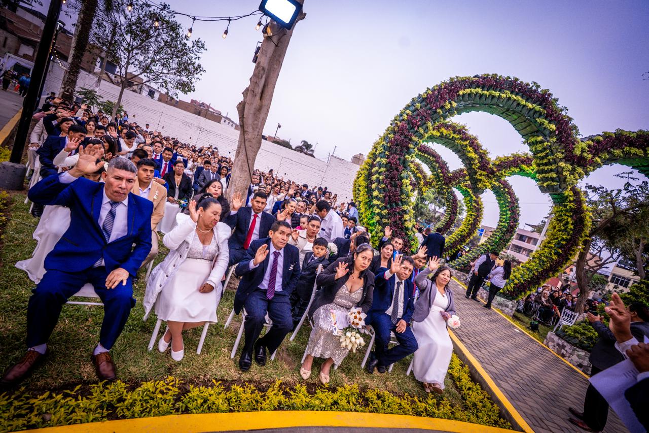 139 parejas se unieron en el Primer Matrimonio Civil Comunitario 2025