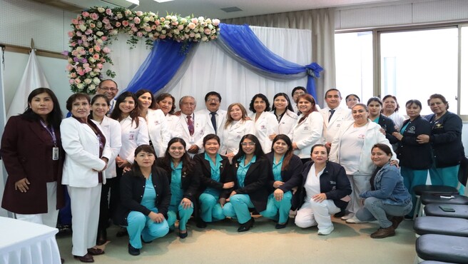 Archivo jpg muestra a autoridades y equipo multidisciplinario del Servicio C, área donde se brinda atención especializada