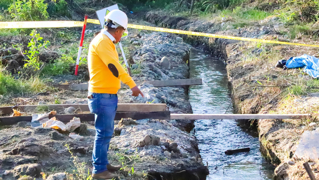 ¡Alcalde supervisa avance de la planta de tratamiento de aguas residuales en Malcas!