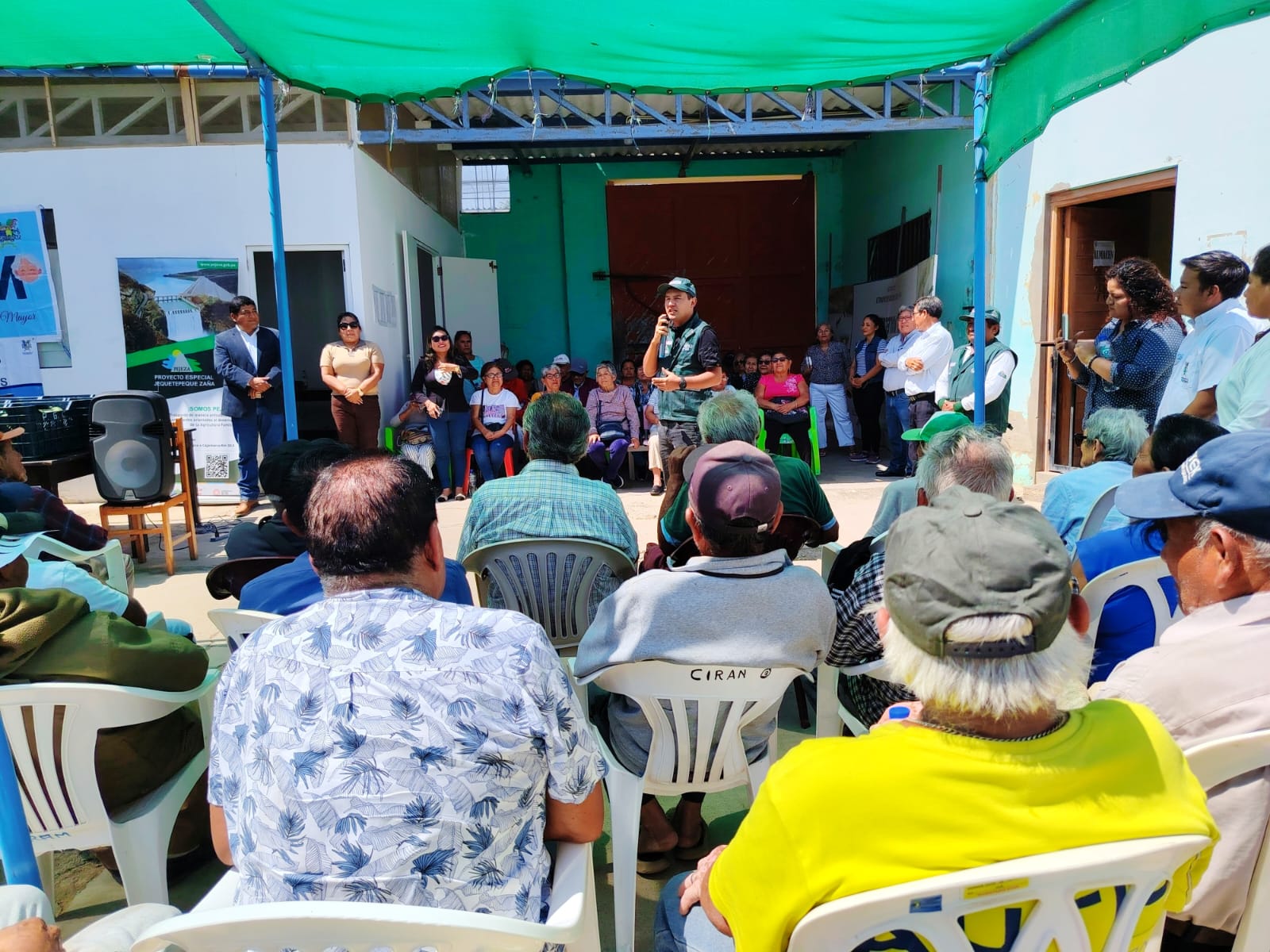 PEJEZA distribuye palta a adultos mayores en el distrito de Pacasmayo