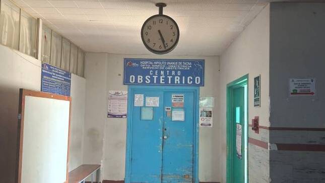 Tacna. – Una reciente acción de control de la Contraloría General de la República realizada entre el 22 al 25 de abril del presente año en el departamento de gineco obstetricia del Hospital Hipólito Unanue de Tacna, reveló deficiencias que podrían poner en riesgo la vida y la adecuada atención de madres gestantes y neonatos, debido a la falta de equipamiento esencial y el mal estado de los equipos existentes. 