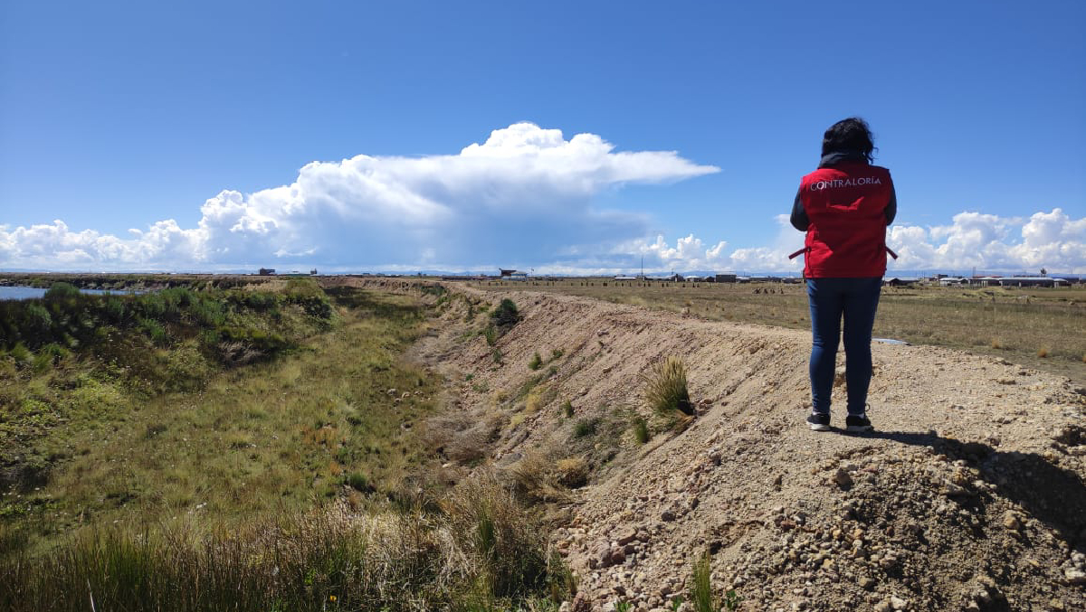 Puno. – La Contraloría General de la República advirtió al Proyecto Especial Binacional Lago Titicaca (PEBLT) sobre posibles pagos indebidos en la descolmatación de emergencia de los ríos Ilave y Lampa, en la región Puno, lo que pone en riesgo el cumplimiento de los contratos y el uso adecuado de los recursos públicos destinados a prevenir daños por intensas lluvias.