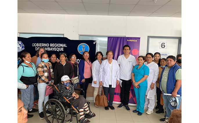 Foto de campaña regional de despistaje gratuito de enfermedad tiroidea para niños y adultos