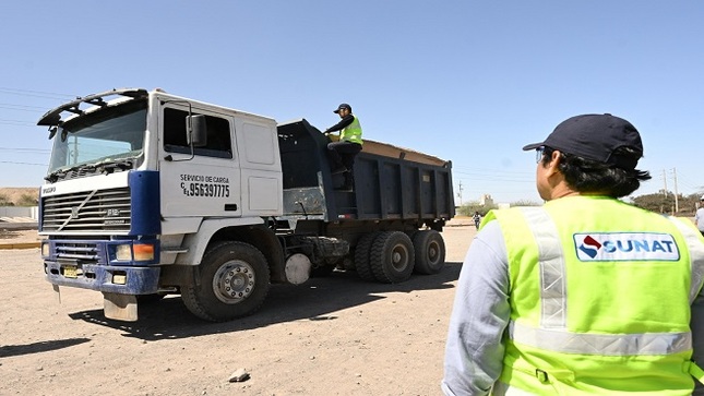 Las acciones han permitido la incautación récord de 9,536 toneladas de mineral aurífero y no aurífero, así como 339 toneladas de insumos químicos, muchos de los cuales se encontraban sin autorización ni documentación válida para su traslado o tenencia. 