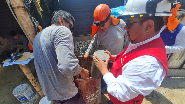Tumbes. – La Contraloría General de la República detectó que el consorcio ganador para la supervisión en la obra de mejoramiento y ampliación de la red de agua potable y alcantarillado en el sector Los Claveles, a cargo de la Municipalidad Provincial de Tumbes, acreditó su experiencia con documentación carente de veracidad, situación que podría afectar la supervisión y calidad de la obra. 