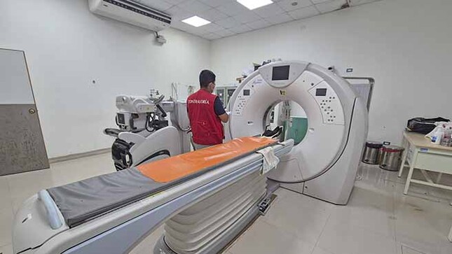 Madre de Dios. - La Contraloría General de la Republica alertó deficiencias en la prestación de los servicios de salud en el Hospital de Apoyo Departamental Santa Rosa de Puerto Maldonado. Los pacientes no reciben los servicios de tomografía por encontrarse inoperativo, además,  hay limitada disponibilidad de suero fisiológico y se registró la inadecuada condición del almacén de residuos que pone en riesgo la salud pública de los pacientes y del personal médico.