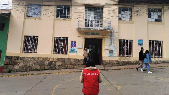 Áncash. - La Contraloría General de la República detectó que la Unidad de Gestión Educativa Local (UGEL) Sihuas adjudicó el servicio de instalación de internet fijo para 13 instituciones educativas a un postor que se encontraba impedido de contratar con el Estado en dicho procedimiento y -además- incumplió con lo establecido en las bases integradas del proceso de selección.