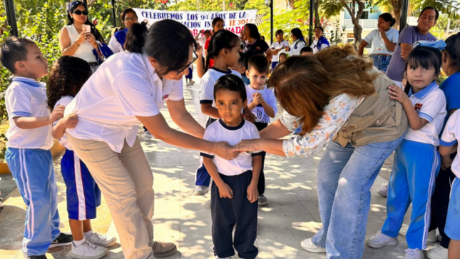 En el marco de la conmemoración por los 94 años de la Educación Inicial en el Perú, la Unidad de Gestión Educativa Local (UGEL) Morropón realizó la actividad lúdica “El juego en el parque”, promoviendo el desarrollo integral de niñas y niños del nivel inicial.