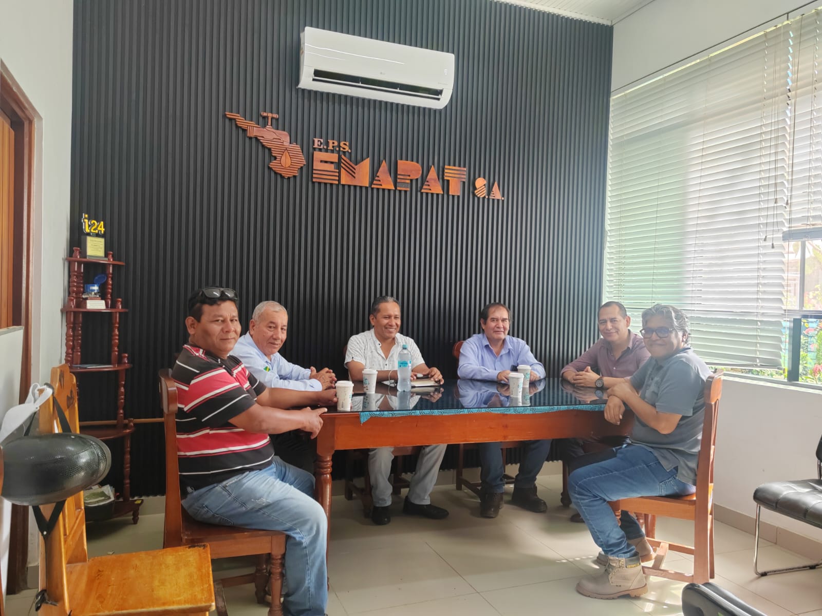 fotos del grupo que se reunió para coordinar mejoras obras urbanas