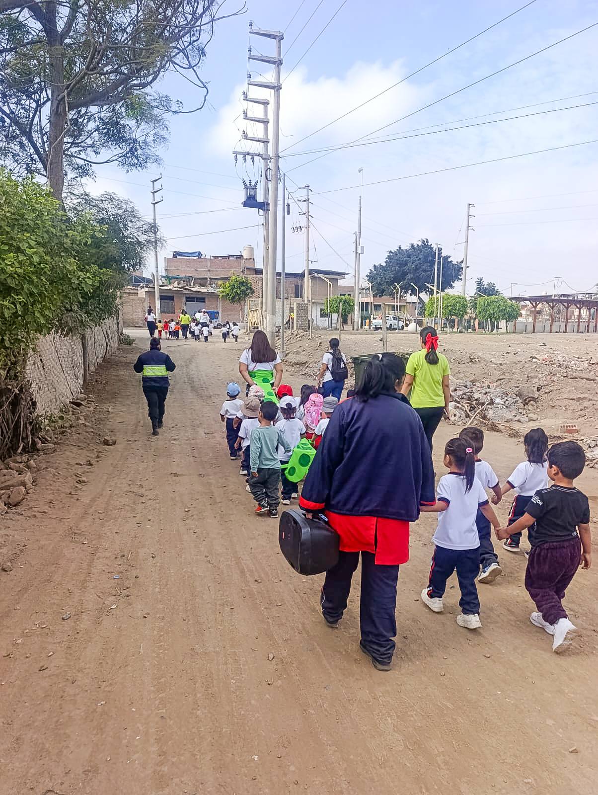 serenazgo con los estudiantes