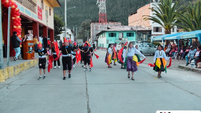 💠Homenaje a Nuestras Madres Sihuasinas
💠La Municipalidad Provincial de Sihuas rindió un merecido homenaje a todas las madres de nuestra provincia con una emotiva y alegre celebración. Durante el evento se vivió una jornada especial llena de danzas típicas, música en vivo a cargo de artistas locales, sorteo de canastas, entrega de regalos y mucha alegría compartida. 
Fue un momento para reconocer el esfuerzo, amor y dedicación de nuestras madres, que son el pilar de nuestros hogares y de la sociedad. 
Agradecemos a todos los que participaron e hicieron posible esta hermosa actividad. ¡Seguimos construyendo comunidad con respeto, gratitud y unión!
📷Compartimos algunas fotografias del homenaje a nuestras madres Sihuasinas.👇

