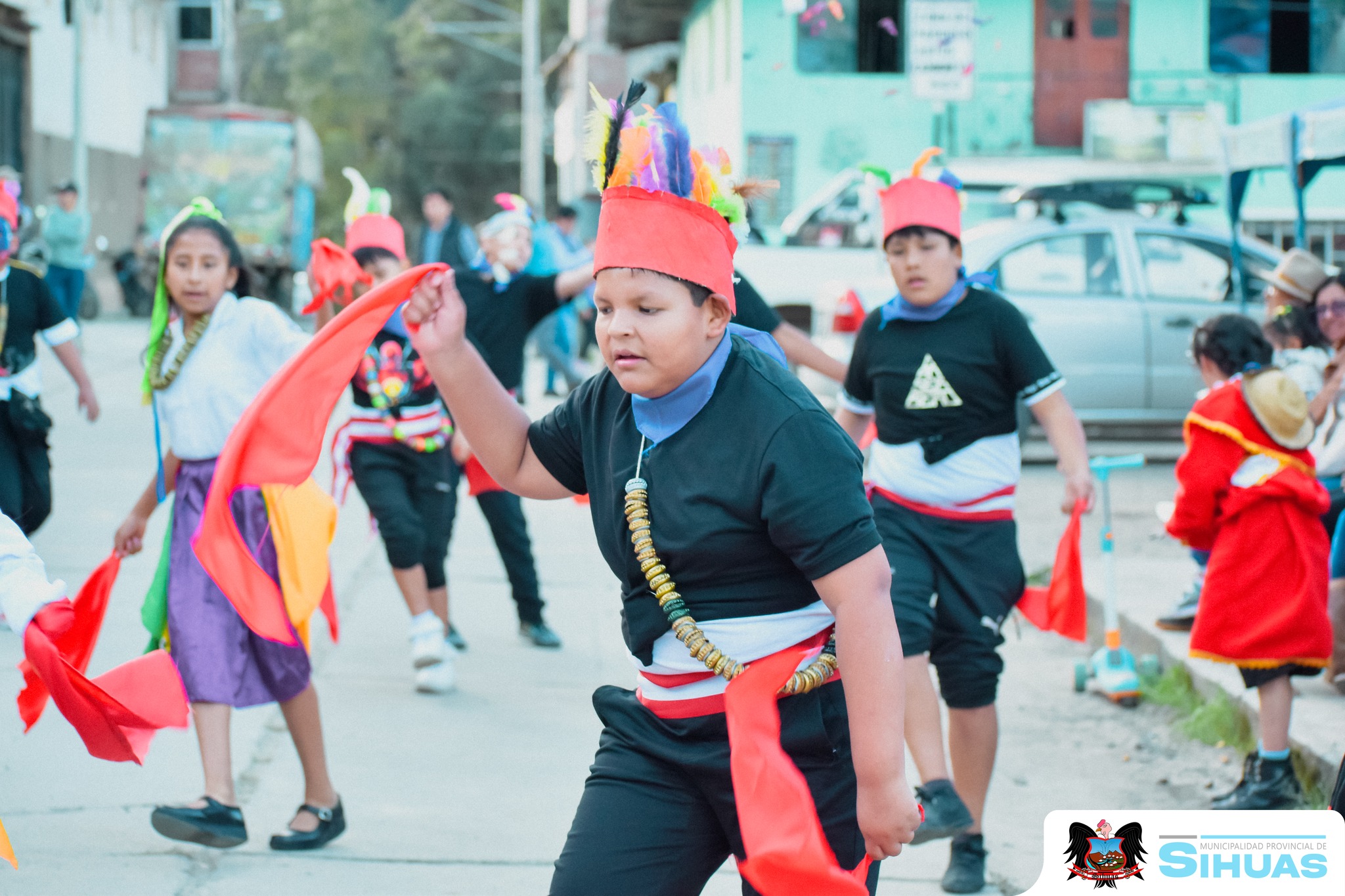 💠Homenaje a Nuestras Madres Sihuasinas
💠La Municipalidad Provincial de Sihuas rindió un merecido homenaje a todas las madres de nuestra provincia con una emotiva y alegre celebración. Durante el evento se vivió una jornada especial llena de danzas típicas, música en vivo a cargo de artistas locales, sorteo de canastas, entrega de regalos y mucha alegría compartida.
Fue un momento para reconocer el esfuerzo, amor y dedicación de nuestras madres, que son el pilar de nuestros hogares y de la sociedad.
Agradecemos a todos los que participaron e hicieron posible esta hermosa actividad. ¡Seguimos construyendo comunidad con respeto, gratitud y unión!
📷Compartimos algunas fotografias del homenaje a nuestras madres Sihuasinas.👇