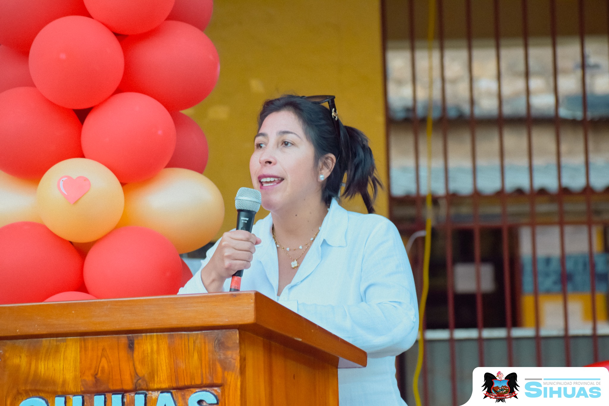 💠Homenaje a Nuestras Madres Sihuasinas
💠La Municipalidad Provincial de Sihuas rindió un merecido homenaje a todas las madres de nuestra provincia con una emotiva y alegre celebración. Durante el evento se vivió una jornada especial llena de danzas típicas, música en vivo a cargo de artistas locales, sorteo de canastas, entrega de regalos y mucha alegría compartida.
Fue un momento para reconocer el esfuerzo, amor y dedicación de nuestras madres, que son el pilar de nuestros hogares y de la sociedad.
Agradecemos a todos los que participaron e hicieron posible esta hermosa actividad. ¡Seguimos construyendo comunidad con respeto, gratitud y unión!
📷Compartimos algunas fotografias del homenaje a nuestras madres Sihuasinas.👇