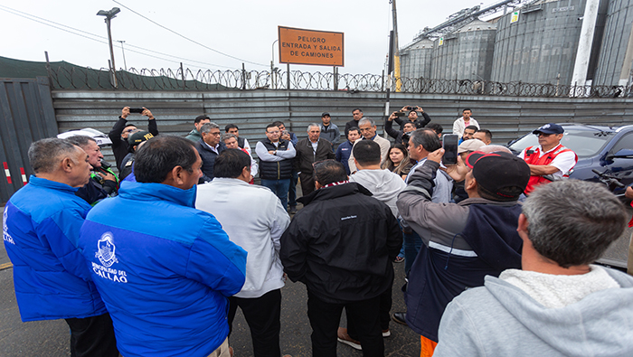 Reunión entre funcionarios de la Municipalidad con transportistas de carga pesada, MTC, ANP y APM Terminals