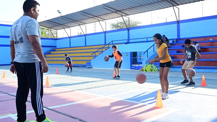 Aprendiendo básquet