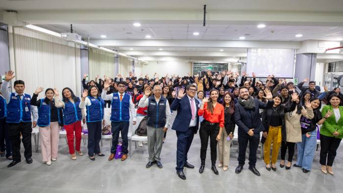 Pronabec reconoció el esfuerzo de más de 200 estudiantes de la Universidad Continental que siguen su carrera tras ganar diversas becas del Pronabec
