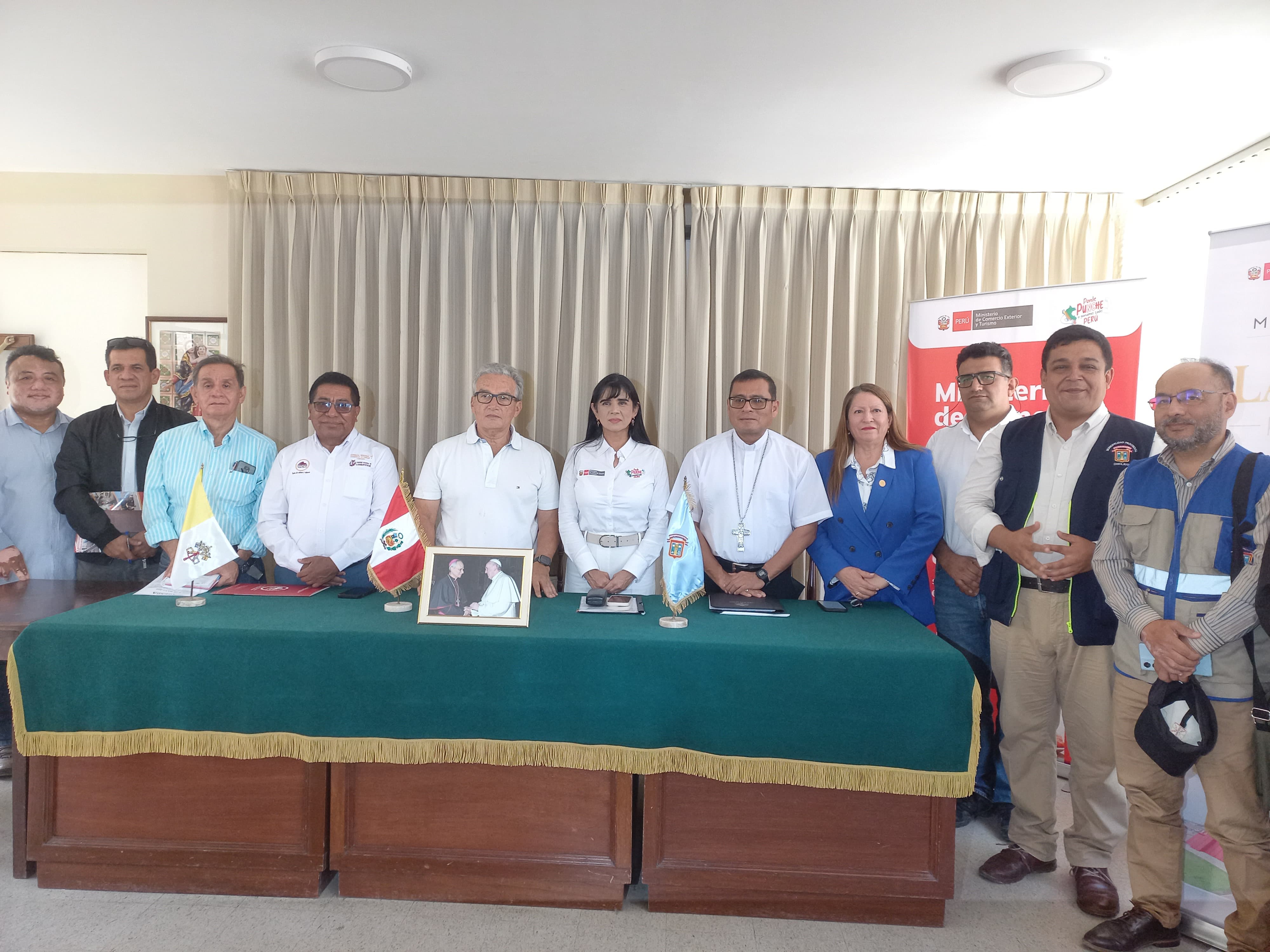 MESA DE TRABAJO CON LA MINISTRA DE COMERCIO EXTERIOR 3