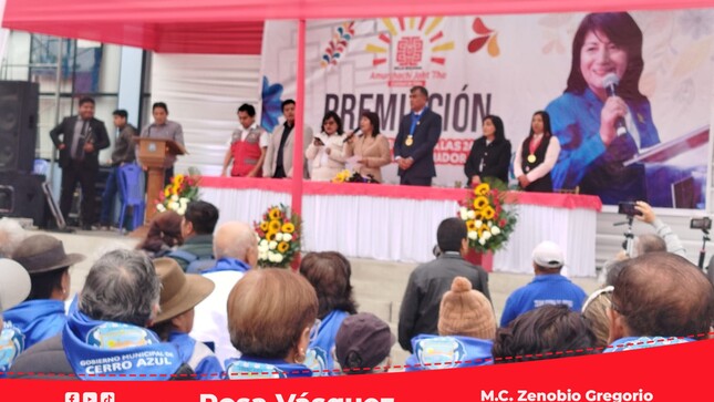 Director Ejecutivo de la RIS Chilca Mala M.C. Zenobio Gregorio Guerra Remuzgo participó de la ceremonia de premiación