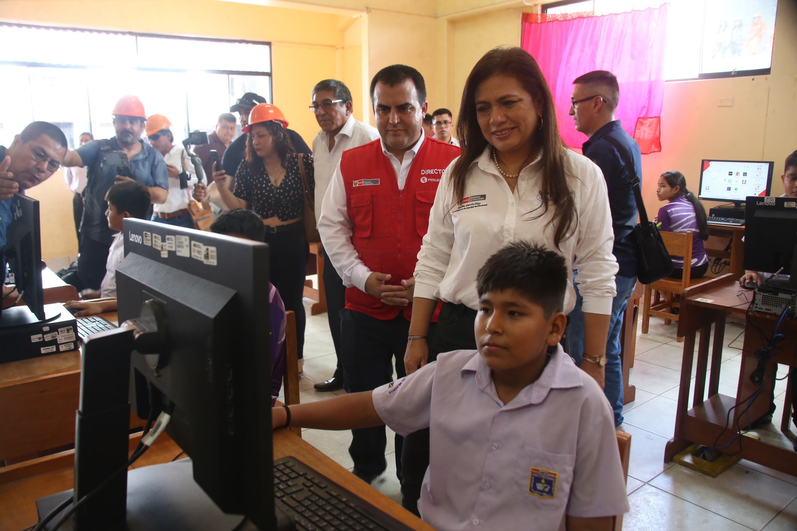 Más de S/38 millones del Minedu para infraestructura, conectividad y capacitación docente, pilares clave en la educación regional