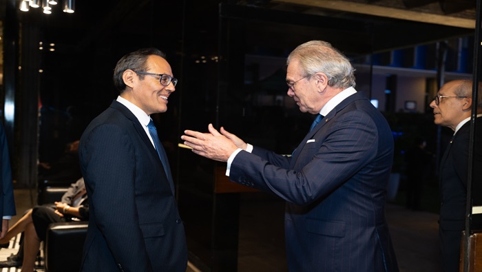 Vicepresidente del Tribunal Constitucional Helder Domínguez participó en ceremonia por 56 aniversario de la Comunidad Andina. En la foto, junto al secretario general de la CAN, Gonzalo Gutiérrez.