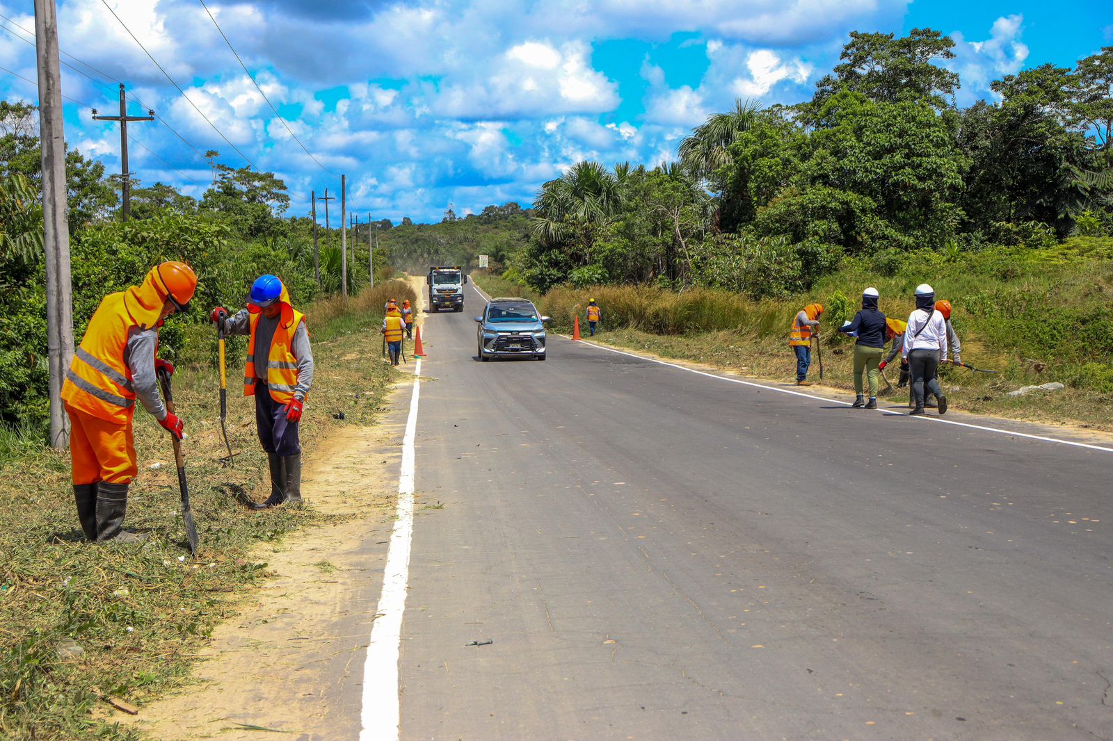 GRTC continúa con el mantenimiento permanente de la carretera Iquitos–Nauta