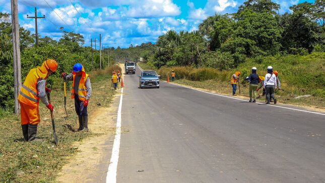 GRTC continúa con el mantenimiento permanente de la carretera Iquitos–Nauta