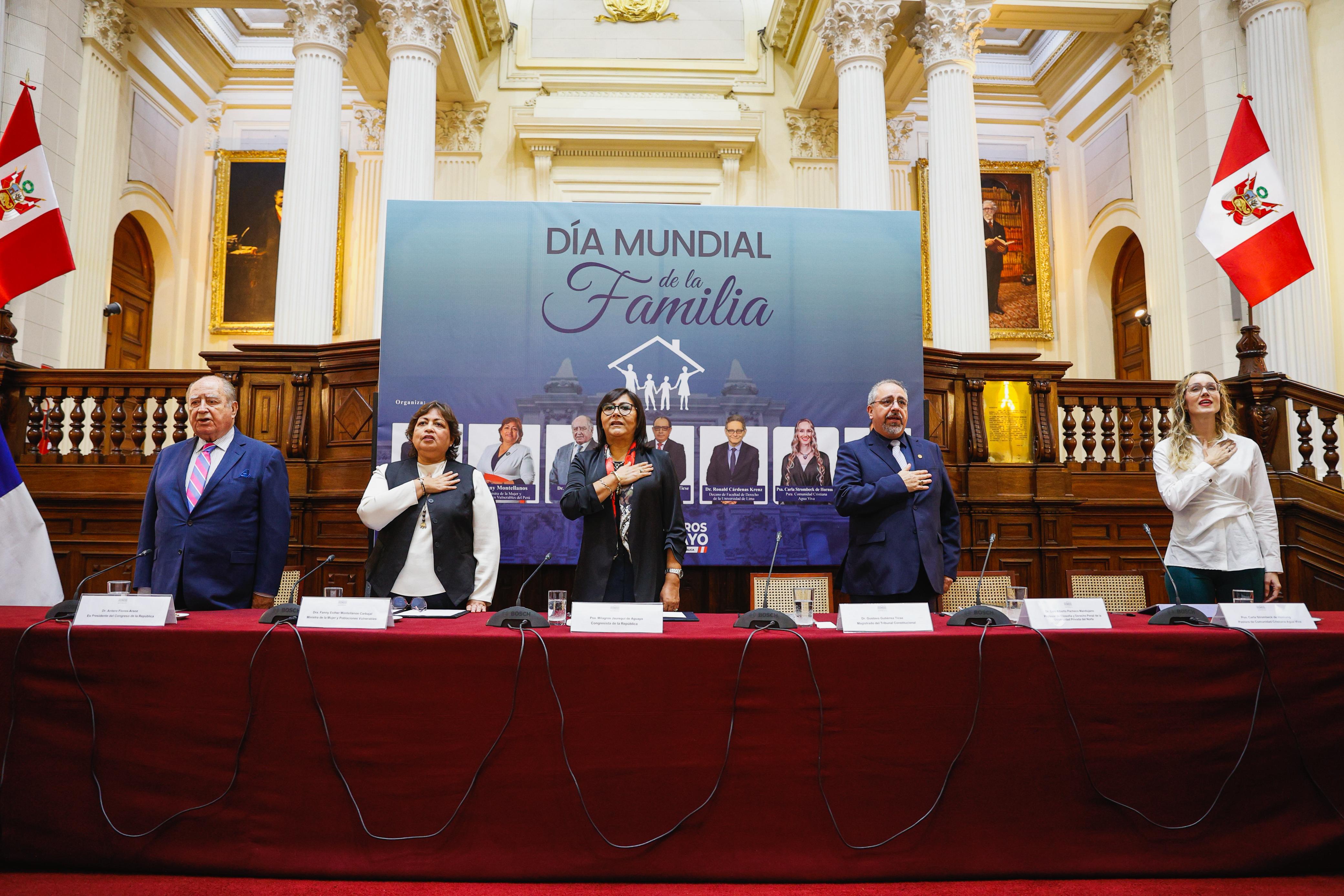 La titular del MIMP, destacó el rol de las familias, durante la Conferencia Magistral en el marco del "Día internacional de la familia"