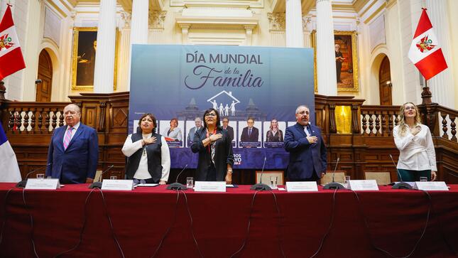 La titular del MIMP, destacó el rol de las familias, durante la Conferencia Magistral en el marco del "Día internacional de la familia"