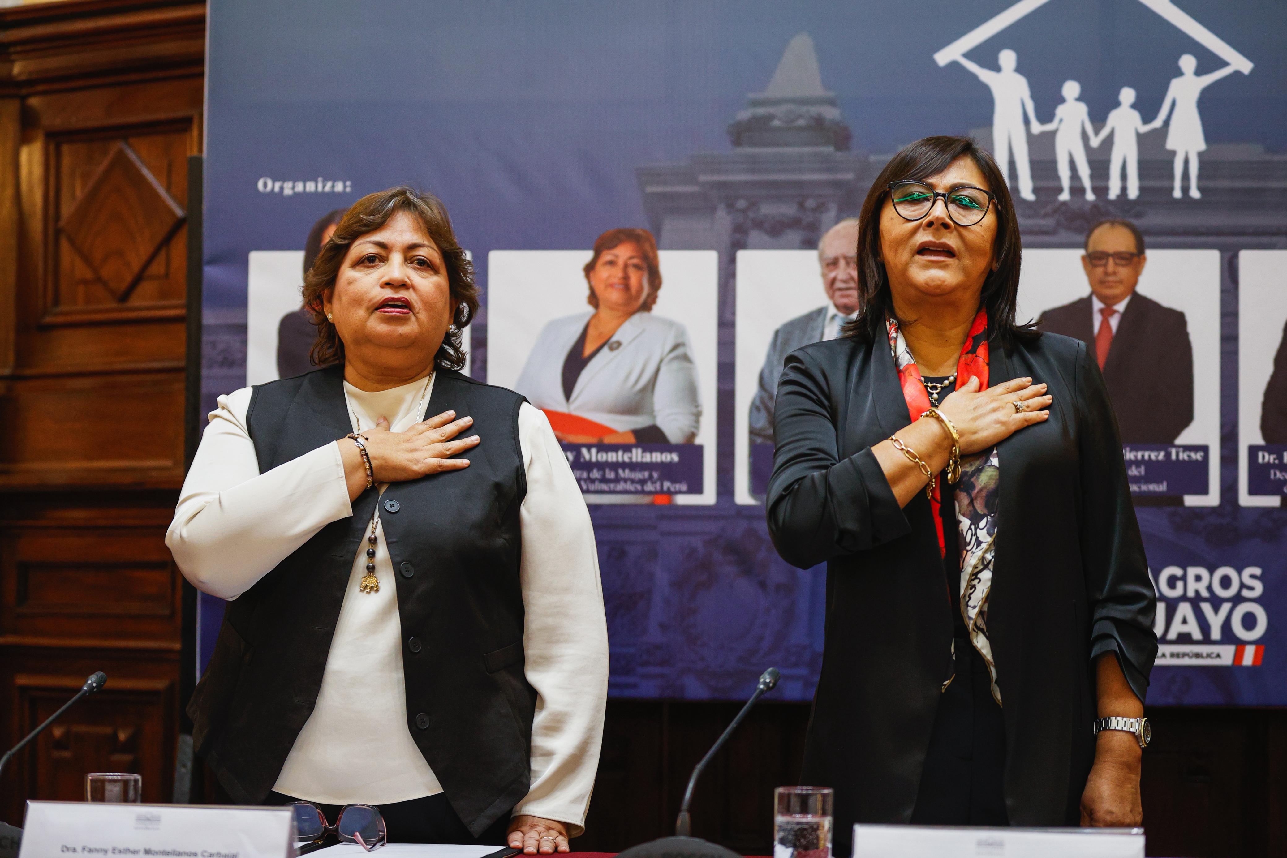 La titular del MIMP, destacó el rol de las familias, durante la Conferencia Magistral en el marco del "Día internacional de la familia"