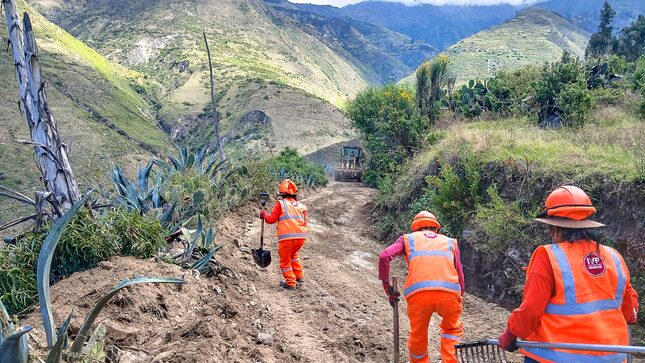💯¡No Nos Detenemos!  Avance Del Primer Tramo De 8 Kilómetros De Vías Rurales Que Une A Las Comunidades De Lucuchanga - Chontay Y Nogalpata .🚧