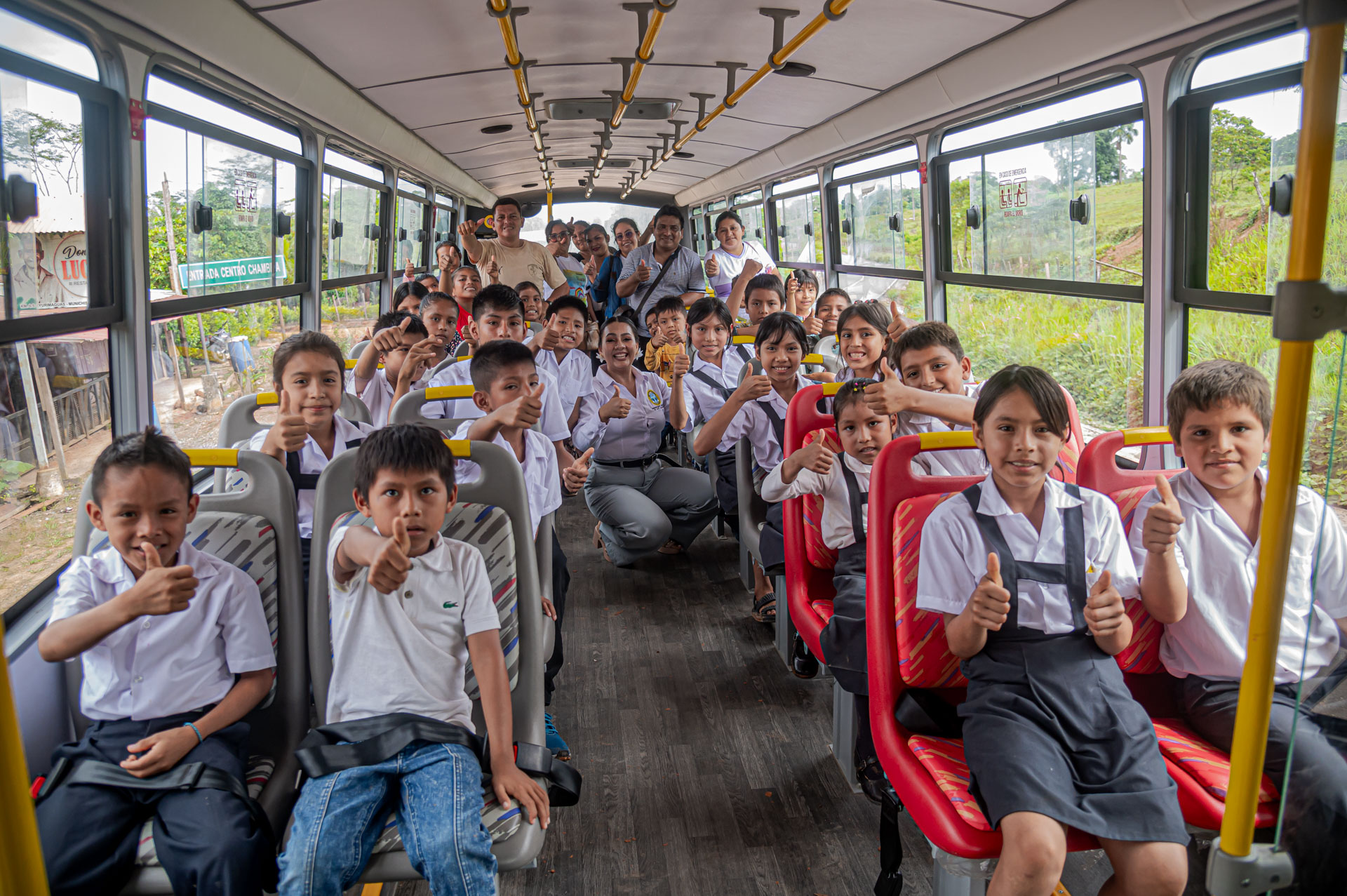 visita de los estudiantes de la I.E.P. Centro Chambira N° 62350