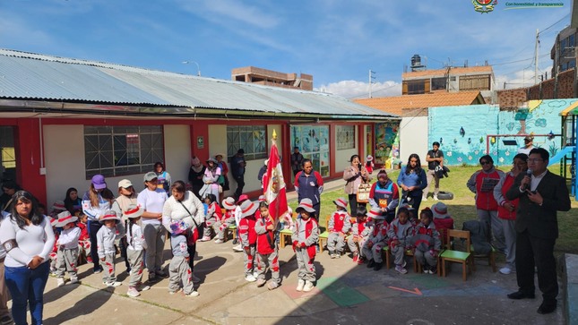 Escolares de Umuto juran como brigadistas para proteger el medio ambiente y gestionar riesgos