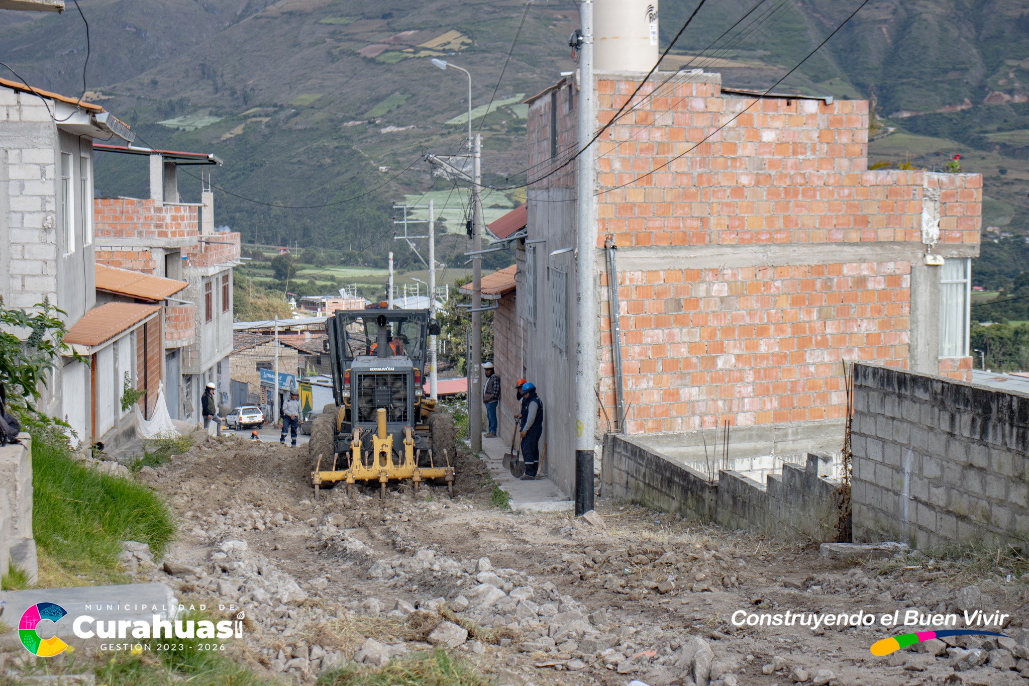 Continúan los Trabajos de Mantenimiento de Vías en el Barrio Ayaurco Distrito de curahuasi