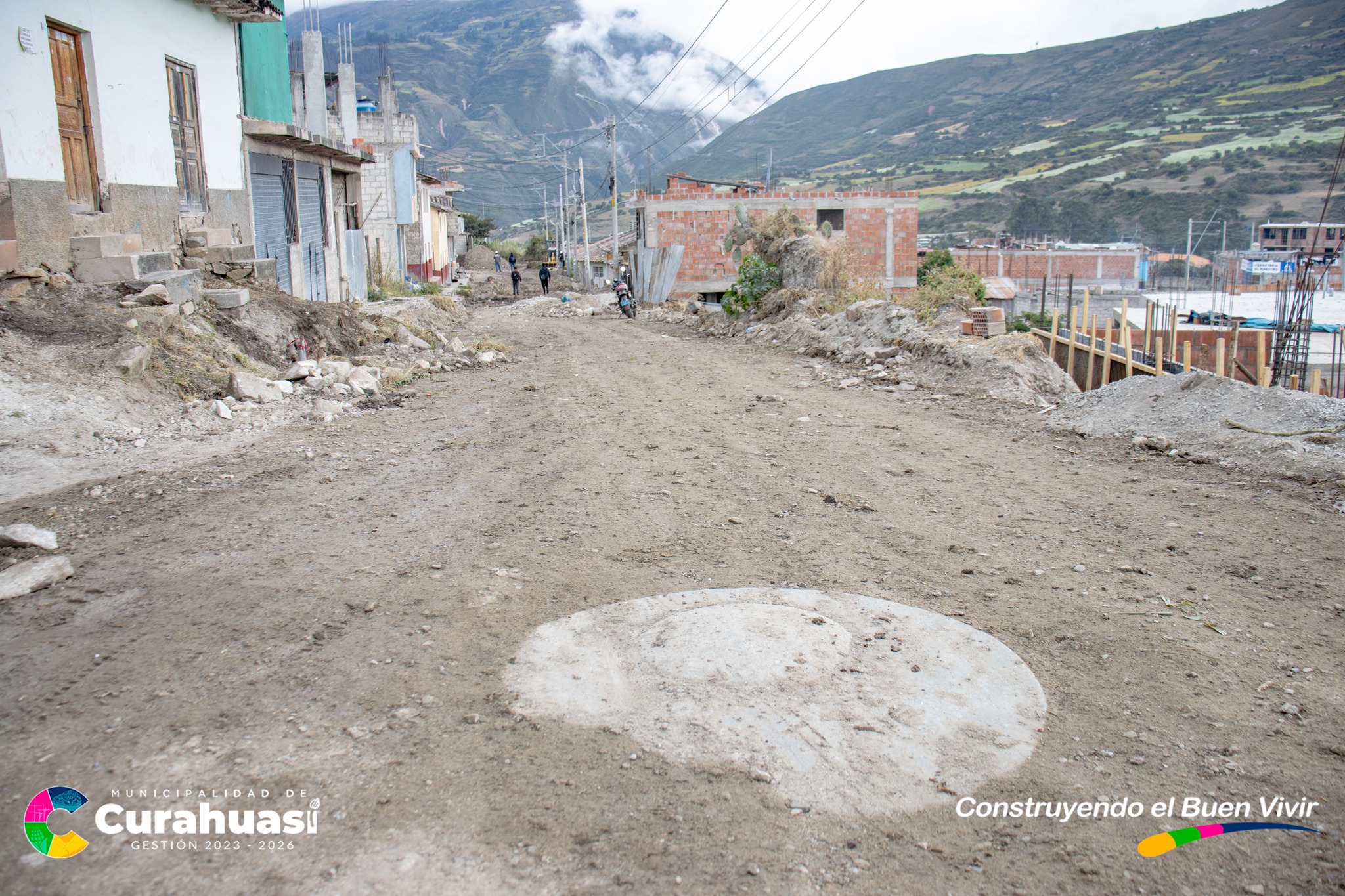 Continúan los Trabajos de Mantenimiento de Vías en el Barrio Ayaurco Distrito de curahuasi