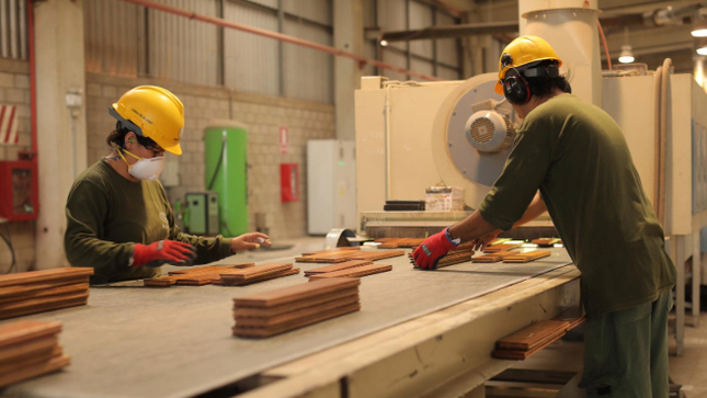 Perú muestra su capacidad industrial al mundo en ferias clave del sector manufacturas 2025